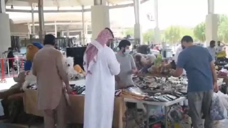 ഫ്രൈഡേ മാർക്കറ്റ് വീണ്ടും തുറന്നു; ആദ്യദിനം തിരക്ക് കുറവ് ഫ്രൈഡേ മാർക്കറ്റ് വീണ്ടും തുറന്നു; ആദ്യദിനം തിരക്ക് കുറവ്