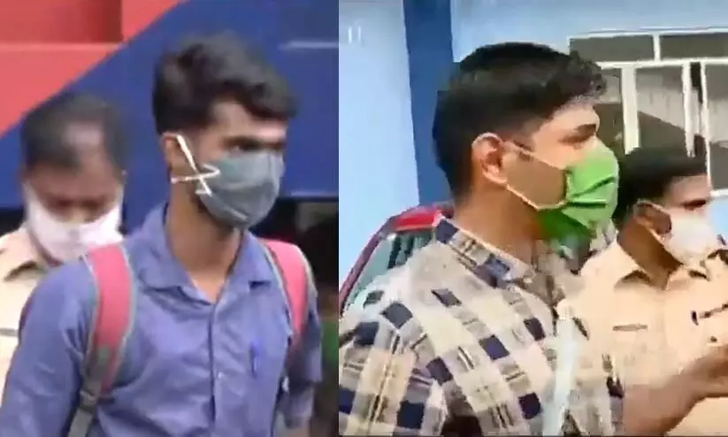 അലനും താഹയും ജയിൽ മോചിതരായി