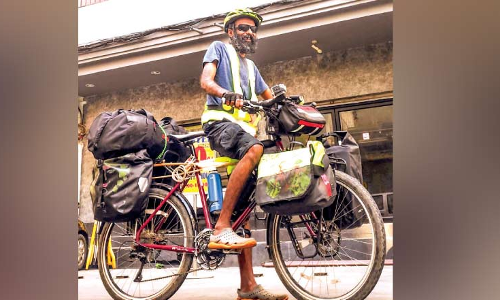 ഒരു വർഷം, ഒരു സൈക്കിൾ; ലോകരാജ്യങ്ങൾ; ചുറ്റിയെത്തി ഈ തഥാഗതൻ