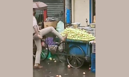 തെരുവ് കച്ചവടക്കാരോട് കോവിഡ് കാലത്തുള്ള പൊലീസിൻെറ ക്രൂരത അവസാനിപ്പിക്കണമെന്ന്