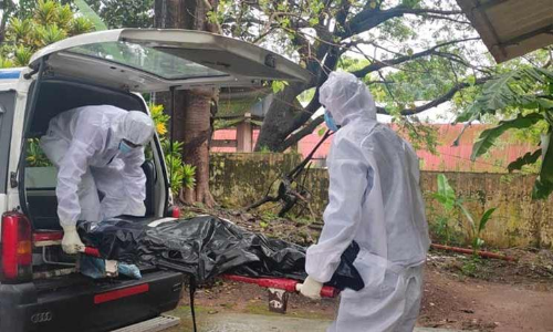 ആ​ല​പ്പു​ഴയിൽ കോവിഡ്​ ബാധിച്ച്​ മരിച്ച വ​യോധികയുടെ അന്ത്യകർമം ഹൈ​ന്ദ​വ ആ​ചാ​ര​പ്ര​കാ​രം നിർവഹിച്ച്​ മുസ്​ലിം യുവാക്കൾ