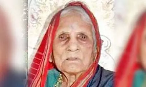 വീട്ടിലിരുന്ന് കോവിഡിനോട് ഗുഡ് ബൈ പറഞ്ഞ് 105കാരിയായ കമലമ്മ