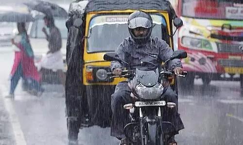 ബംഗാൾ ഉൾക്കടലിൽ ന്യൂനമർദം; കേരളത്തിൽ മഴ കനക്കും