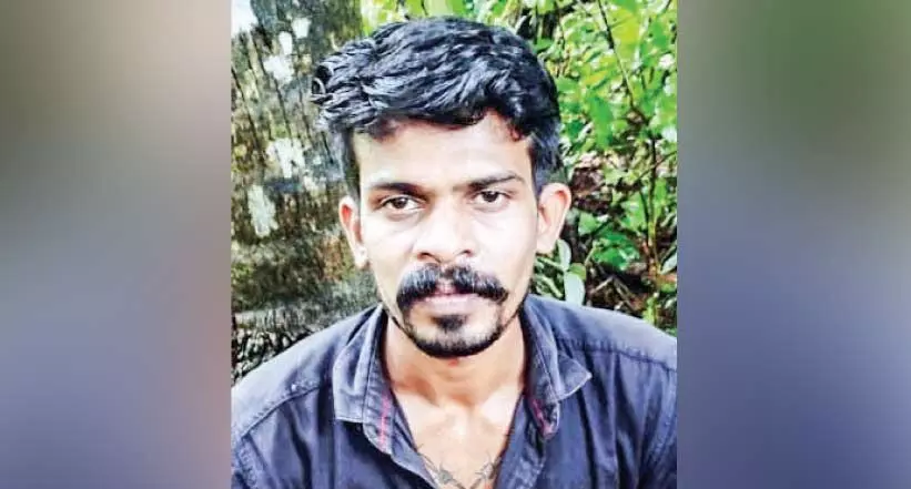 യുവാവിനെ വെട്ടിക്കൊല്ലാൻ ശ്രമിച്ച കേസിൽ ഒരാൾ അറസ്റ്റിൽ യുവാവിനെ വെട്ടിക്കൊല്ലാൻ ശ്രമിച്ച കേസിൽ ഒരാൾ അറസ്റ്റിൽ
