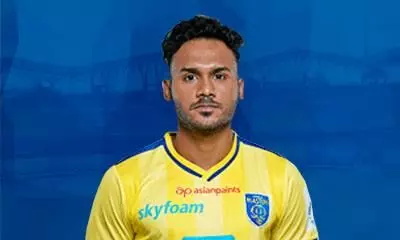 മലയാളി താരം പ്രശാന്ത് ബ്ലാസ്റ്റേഴ്സിൽ തുടരും; കരാർ നീട്ടി മലയാളി താരം പ്രശാന്ത് ബ്ലാസ്റ്റേഴ്സിൽ തുടരും; കരാർ നീട്ടി