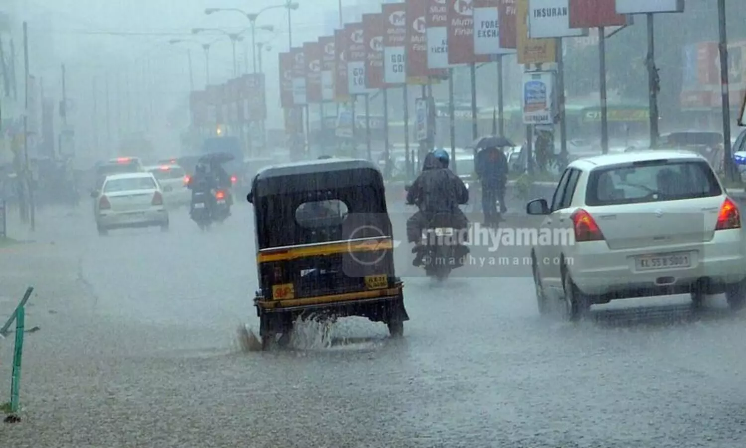 അതിതീവ്ര മഴ: സംസ്ഥാനത്ത് എട്ട് ജില്ലകളിൽ റെഡ് അലർട്ട്
