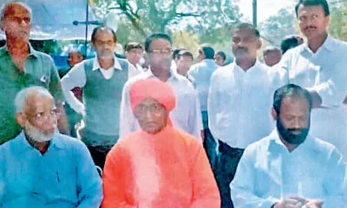 മലബാർ സിമൻറ്​സ്: സമരജ്വാലയായ് സ്വാമി അഗ്​നിവേശ്