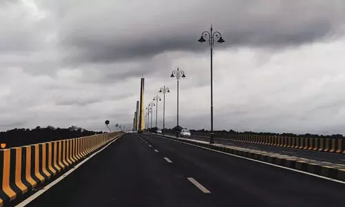 കോവിഡി​െൻറ പേരിൽ അടച്ച മേൽപാലം ഇതുവരെ തുറന്നില്ല