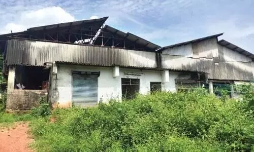 ലാറ്റക്‌സ് ഫാക്ടറി പൂട്ടിയിട്ട് വർഷങ്ങൾ; പാഴായത് ലക്ഷങ്ങൾ