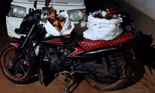 ബൈക്കിൽ കടത്തുകയായിരുന്ന 24 ലിറ്റർ വിദേശമദ്യം പിടികൂടി
