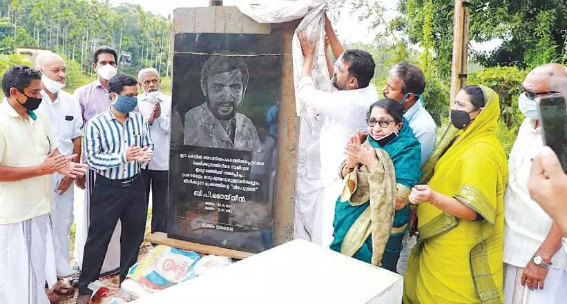 മുക്കത്തി​െൻറ സ്വന്തം മൊയ്തീന്​ ജീവൻ തുടിക്കും സ്മാരകം