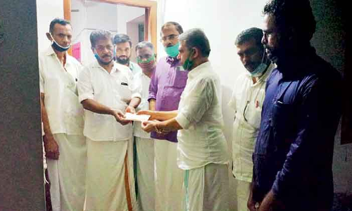 ശി​ഫ കെ.​എം.​സി.​സി ധ​ന​സ​ഹാ​യം ന​ൽ​കി