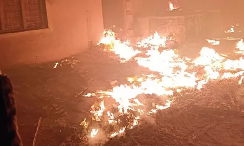 പലഹാര നിര്‍മാണ കേന്ദ്രത്തില്‍ തീ: നാലു ലക്ഷത്തി​െൻറ നഷ്​ടം