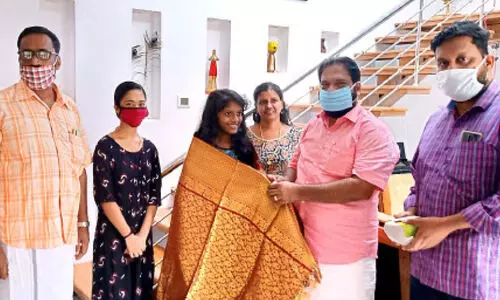 അ​ഭി​മാ​ന​മാ​യി ദേ​വീ​ന​ന്ദ​ന; മി​റ​ർ റൈ​റ്റി​ങ്ങി​ൽ റെക്കോ​ഡ്