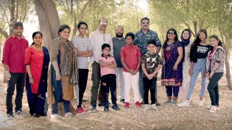 കാ​മ​റ​​ക്ക്​ മു​ന്നി​ലും പി​ന്നി​ലും പ്ര​വാ​സി​ക​ൾ: ഹ്ര​സ്വ ചി​ത്രം പ്ര​കാ​ശ​നം ചെ​യ്​​തു