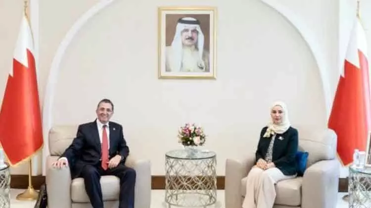 ഹ​മ​ദ് രാ​ജാ​വി​െൻറ തീ​രു​മാ​നം സ​മാ​ധാ​ന​ത്തി​ന് ഗു​ണ​ക​ര​മാ​വും –ഫൗ​സി​യ സൈ​ന​ല്‍