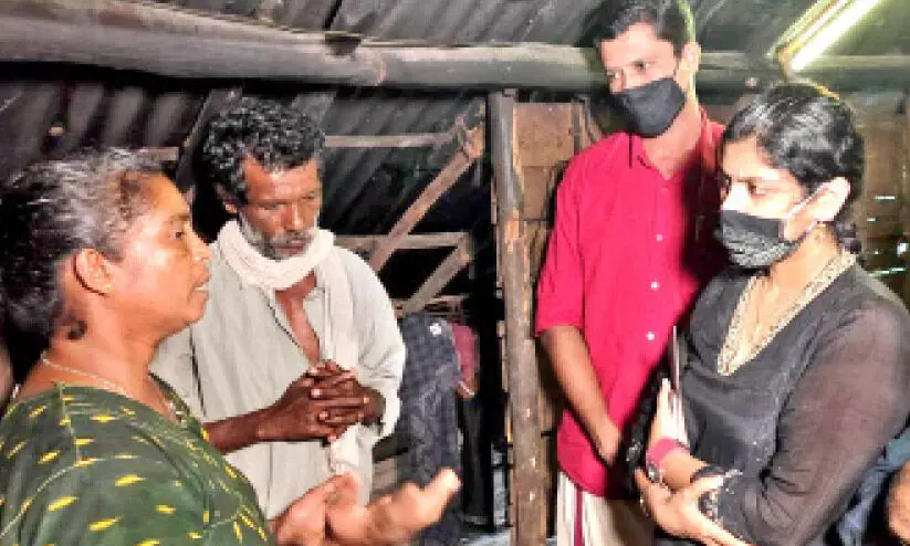 ചിന്താ ജെറോം കാണാതായ രാഹുലിെൻറ വീട് സന്ദർശിച്ചു ചിന്താ ജെറോം കാണാതായ രാഹുലിെൻറ വീട് സന്ദർശിച്ചു