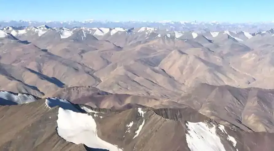 ലഡാക്കിൽ ചൈന ഒപ്റ്റിക്കൽ ഫൈബർ കേബിളുകൾ സ്ഥാപിക്കുന്നുവെന്ന് റിപ്പോർട്ട് ലഡാക്കിൽ ചൈന ഒപ്റ്റിക്കൽ ഫൈബർ കേബിളുകൾ സ്ഥാപിക്കുന്നുവെന്ന് റിപ്പോർട്ട്