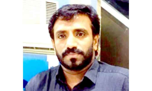 തി​രൂ​ർ സ്വ​ദേ​ശി ഖോ​ർ​ഫ​കാ​നി​ൽ നി​ര്യാ​ത​നാ​യി