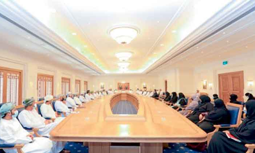 സ്വ​കാ​ര്യ ആ​രോ​ഗ്യ സ്ഥാ​പ​ന​ങ്ങ​ളി​ലെ സ്വ​ദേ​ശി​വ​ത്​​ക​ര​ണം ച​ർ​ച്ച ചെ​യ്​​തു