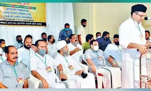 ച​രി​ത്ര​വാ​യ​ന ഫാ​ഷി​സ​ത്തി​നെ​തി​രെ​യു​ള്ള പോ​രാ​ട്ടം –മു​ന​വ്വ​റ​ലി ത​ങ്ങ​ള്‍