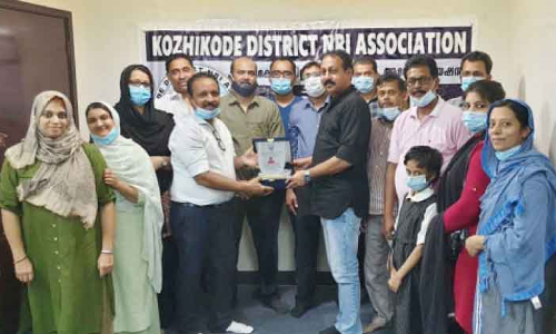 സത്യൻ വരൂണ്ടക്ക് കെ.ഡി.എൻ.എ യാത്രയയപ്പ് നൽകി