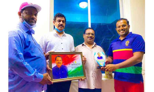 പ​വി​ത്ര​ന്‍ പാ​റാ​ലി​ന് യാ​ത്ര​യ​യ​പ്പ്