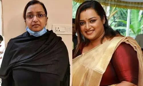 സ്വപ്നക്കൊപ്പം സെൽഫി; ആറ് വനിതാ പൊലീസുകാർക്ക് താക്കീത്, കൗതുകത്തിനെന്ന് വിശദീകരണം