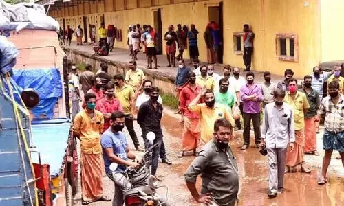 നീലേശ്വരം എഫ്.സി.ഐയിൽ റേഷൻ കയറ്റിറക്ക് സ്തംഭിച്ചു