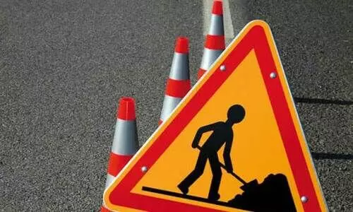 ദേ​ശീ​യ​പാ​ത​ക്ക്​ സ്​​ഥ​ലം ഏ​റ്റെ​ടു​ക്ക​ൽ: ത​ഹ​സി​ൽ​ദാ​രു​ടെ അ​റി​യി​പ്പി​നെ​തി​രെ സ്ഥ​ല​മു​ട​മ​ക​ൾ പ്ര​തി​ഷേ​ധ​ത്തി​ൽ