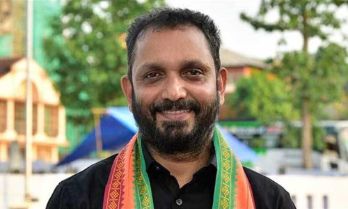 മാനസികനില തെറ്റിയ ഒരാളെ പാർട്ടി അധ്യക്ഷനായി ഇരുത്തുന്ന കാര്യം ബി.ജെ.പി ആലോചിക്കണം -കെ. സുരേന്ദ്രനെതിരെ മുഖ്യമന്ത്രി