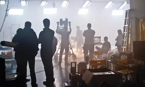 താരങ്ങൾ പ്രതിഫലം കുറച്ചില്ലെങ്കിൽ ഷൂട്ടിങ്ങിന്​ അനുമതിയില്ലെന്ന്​ നിർമാതാക്കൾ