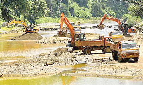 പമ്പ മണലെടുപ്പ്​: വിജിലൻസ്​ അന്വേഷണ ഉത്തരവിന്​ ഹൈകോടതി സ്​റ്റേ