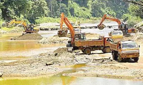 പമ്പ മണലെടുപ്പ്​: വിജിലൻസ്​ അന്വേഷണ ഉത്തരവിന്​ ഹൈകോടതി സ്​റ്റേ