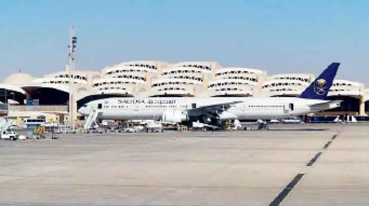 ഭാ​ഗി​ക​മാ​യ രാ​ജ്യാ​ന്ത​ര യാ​ത്രാ​നു​മ​തി​ ഇ​ന്നു മു​ത​ൽ: വി​മാ​ന​ത്താ​വ​ള​ങ്ങ​ളിൽ ഒ​രു​ക്കം തു​ട​ങ്ങി