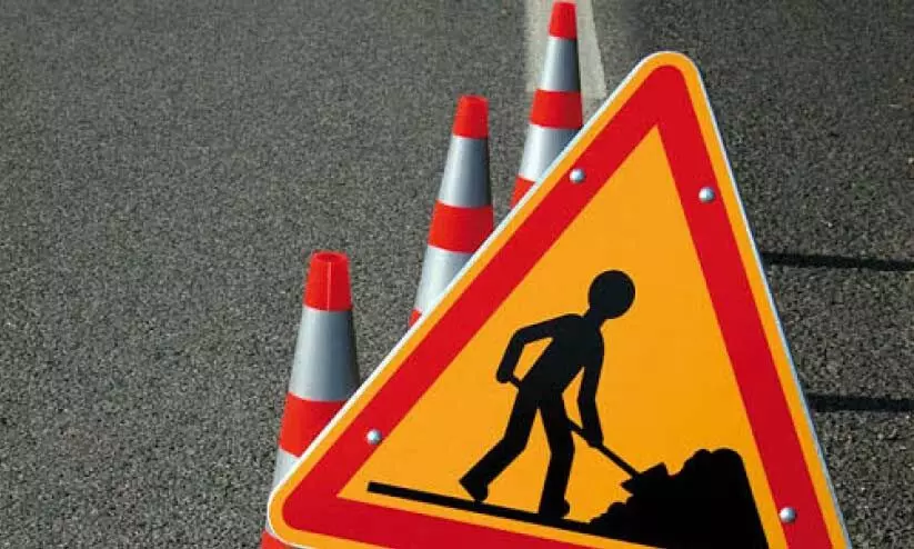 ദേ​ശീ​യ​പാ​ത​ക്ക്​ സ്​​ഥ​ലം ഏ​റ്റെ​ടു​ക്ക​ൽ: ത​ഹ​സി​ൽ​ദാ​രു​ടെ അ​റി​യി​പ്പി​നെ​തി​രെ സ്ഥ​ല​മു​ട​മ​ക​ൾ പ്ര​തി​ഷേ​ധ​ത്തി​ൽ