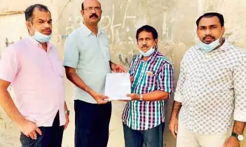 ജോ​ലി​യി​ല്ലാ​തെ​യും രോ​ഗം മൂ​ല​വും ദു​രി​ത​ത്തി​ലാ​യ മ​ല​പ്പു​റം സ്വ​ദേ​ശി നാ​ട്ടി​ലേ​ക്ക് മ​ട​ങ്ങി