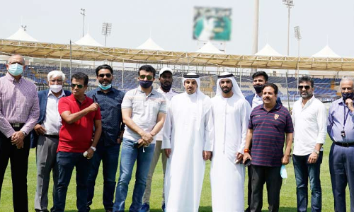 എമിറേറ്റ്സ് ഒരുങ്ങി; െഎ.പി.എല്ലിന് ശനിയാഴ്ച തുടക്കം എമിറേറ്റ്സ് ഒരുങ്ങി; െഎ.പി.എല്ലിന് ശനിയാഴ്ച തുടക്കം