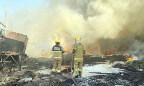 അജ്മാനില്‍ വെയര്‍ഹൗസുകള്‍ കത്തിനശിച്ചു