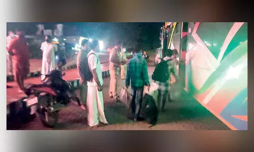 മ​തി​യാ​യ രേ​ഖ​ക​ളി​ല്ല; അ​ന്ത​ർ​ സം​സ്ഥാ​ന തൊ​ഴി​ലാ​ളി​ക​ളെ തി​രി​ച്ച​യ​ച്ചു