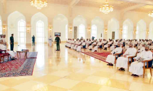 സു​​ൽ​​ത്താ​​ൻ ഹൈ​​തം ബി​​ൻ താ​​രീ​​ഖ്​ ദോ​​ഫാ​​റി​​ലെ പ്ര​​മു​​ഖ വ്യ​​ക്തി​​ക​​ളു​​മാ​​യി കൂ​​ടി​​ക്കാ​​ഴ്​​​ച ന​​ട​​ത്തി