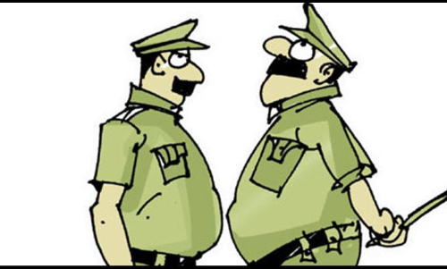 മാനസിക വിഭ്രാന്തിയുള്ളയാൾ പൊലീസ് യൂനിഫോമിട്ട്​  ജ​ങ്​​ഷ​നി​ല്‍;  ജനങ്ങൾ പരിഭ്രാന്തരായി