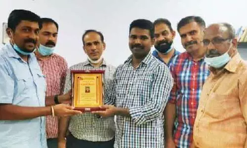 മ​നോ​ജ് മൈ​ക്കി​ളി​ന് ഫോ​ക്ക​സ് കു​വൈ​ത്ത്​ യാ​ത്ര​യ​യ​പ്പ് ന​ൽ​കി