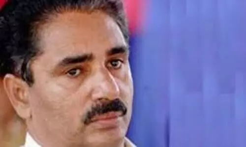 ക​പ്പ​ൽ ചാ​ന​ൽ നി​ർ​ബ​ന്ധി​ത​മ​ല്ലെ​ന്ന് കേ​ന്ദ്ര​മ​ന്ത്രി