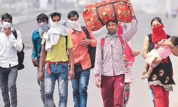 ലോ​ക്​​ഡൗ​ണിൽ​ അ​ന്ത​ർ​സം​സ്ഥാ​ന തൊ​ഴി​ലാ​ളി​ക​ൾ കൂ​ട്ട​ത്തോ​ടെ മ​ട​ങ്ങിയത്​ വ്യാജ വാർത്തകൾ കാരണം –കേന്ദ്രം