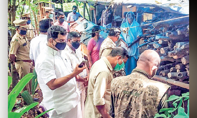 പുലി ഭീതി: പ്രദേശങ്ങളിൽ കാമറ സ്ഥാപിക്കും പുലി ഭീതി: പ്രദേശങ്ങളിൽ കാമറ സ്ഥാപിക്കും
