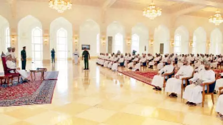 സുൽത്താൻ ഹൈതം ബിൻ താരീഖ് ദോഫാറിലെ പ്രമുഖ വ്യക്തികളുമായി കൂടിക്കാഴ്ച നടത്തി സുൽത്താൻ ഹൈതം ബിൻ താരീഖ് ദോഫാറിലെ പ്രമുഖ വ്യക്തികളുമായി കൂടിക്കാഴ്ച നടത്തി