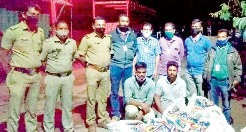 20,000 പാക്കറ്റ് ഹാൻസ് പിടികൂടി 20,000 പാക്കറ്റ് ഹാൻസ് പിടികൂടി