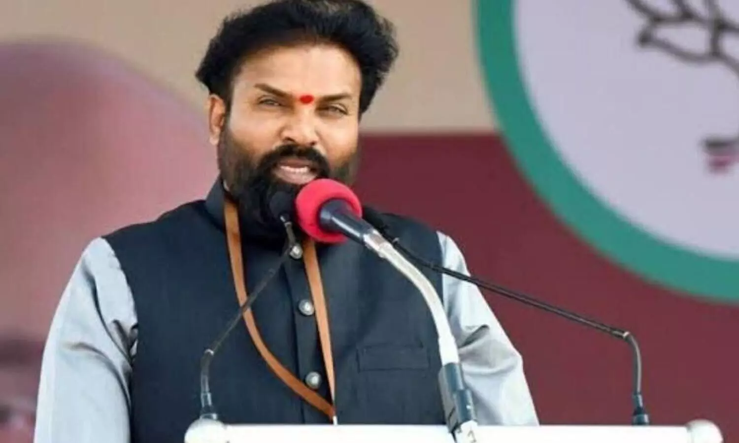 ഉപമുഖ്യമന്ത്രിയാകാൻ ദുർഗാദേവിക്ക് ആരോഗ്യമന്ത്രി ബി. ശ്രീരാമുലുവിൻെറ കത്ത് !