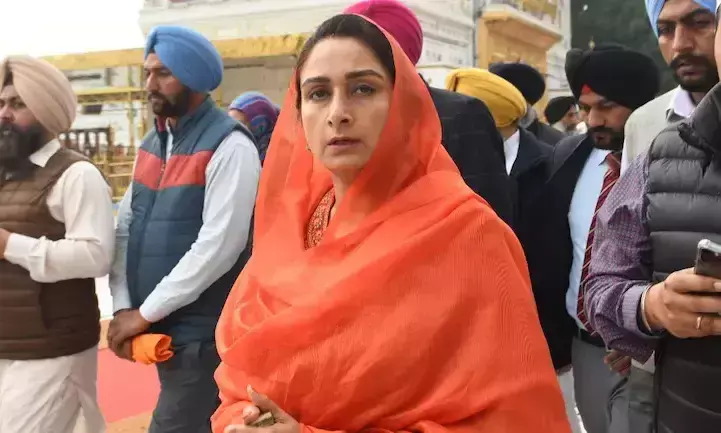 കാർഷിക ബില്ലിൽ പ്രതിഷേധം; കേന്ദ്ര മന്ത്രി ഹർസിമ്രത് കൗർ ബാദൽ രാജിവെച്ചു